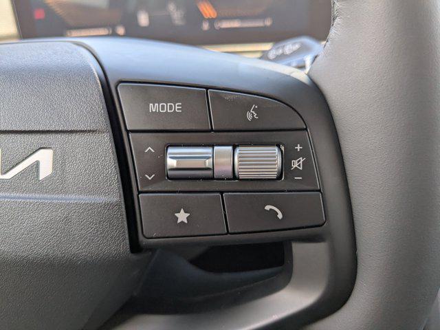 Photo of 2026 White Pearl Kia Sportage