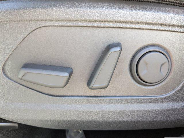 Photo of 2026 White Pearl Kia Sportage