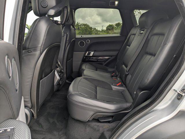 Photo of 2020 Yulong White Metallic Land Rover Range Rover Sport