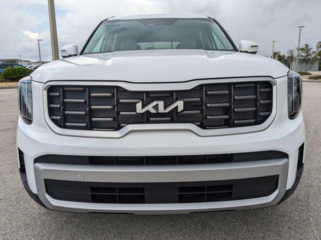 Photo of 2025 White Pearl Kia Telluride