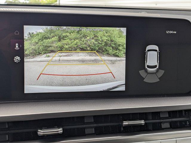 Photo of 2025 White Pearl Kia Telluride