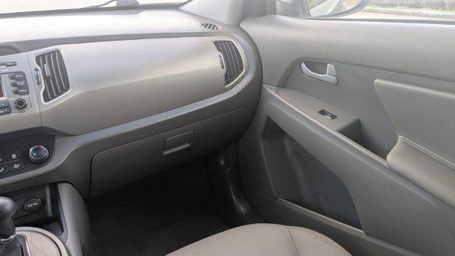 Photo of 2016 Mineral Silver Kia Sportage