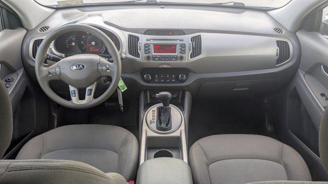 Photo of 2016 Mineral Silver Kia Sportage