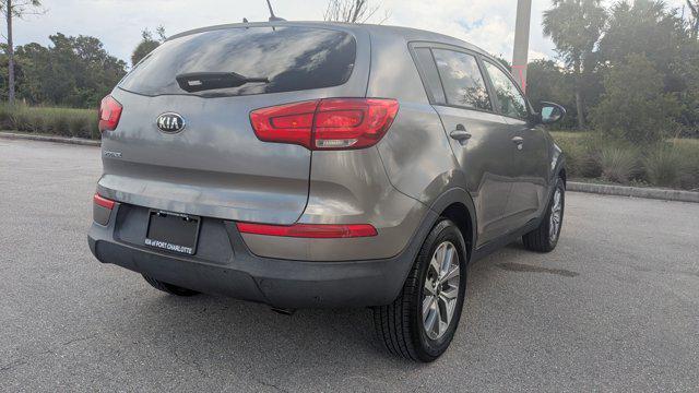 Photo of 2016 Mineral Silver Kia Sportage