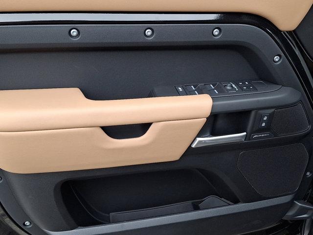 Photo of 2025 Santorini Black Metallic Land Rover Defender