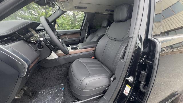 Photo of 2025 Santorini Black Land Rover Range Rover
