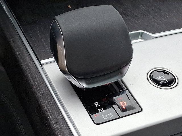 Photo of 2025 Fuji White Land Rover Range Rover