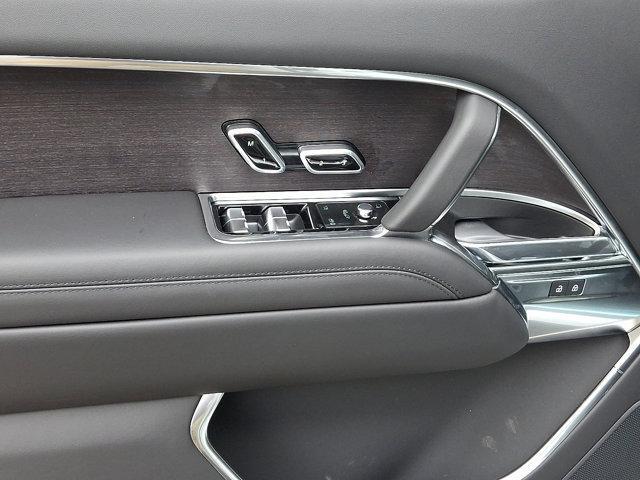 Photo of 2025 Fuji White Land Rover Range Rover