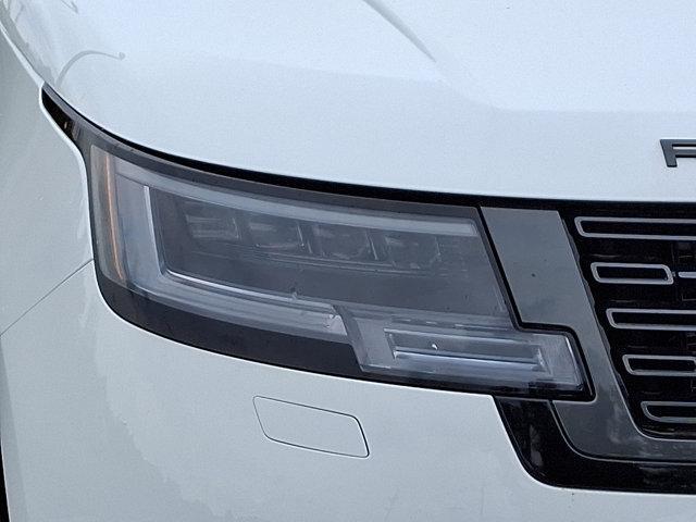 Photo of 2025 Fuji White Land Rover Range Rover