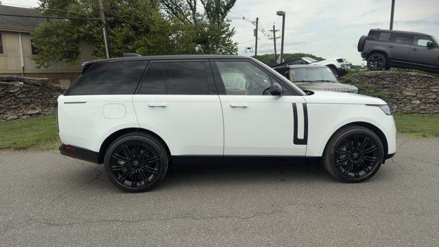 Photo of 2025 Fuji White Land Rover Range Rover