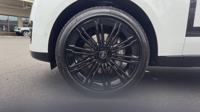 Photo of 2025 Fuji White Land Rover Range Rover