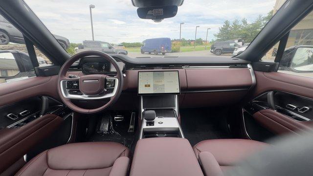 Photo of 2025 Fuji White Land Rover Range Rover