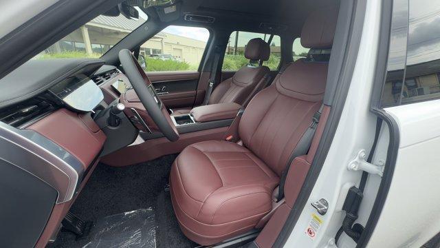 Photo of 2025 Fuji White Land Rover Range Rover