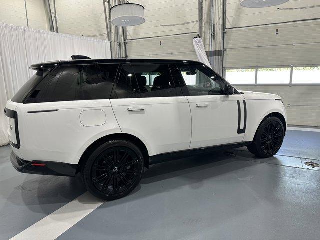Photo of 2023 Fuji White Land Rover Range Rover