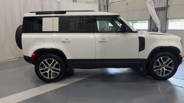 Photo of 2025 Fuji White Land Rover Defender