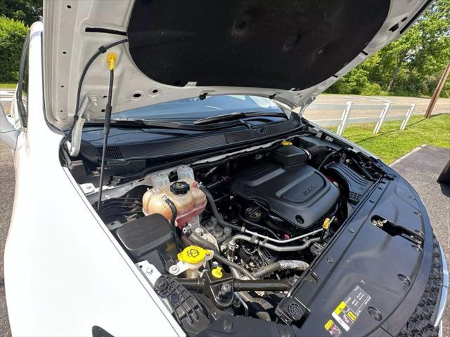 Photo of 2022 White Chrysler Pacifica
