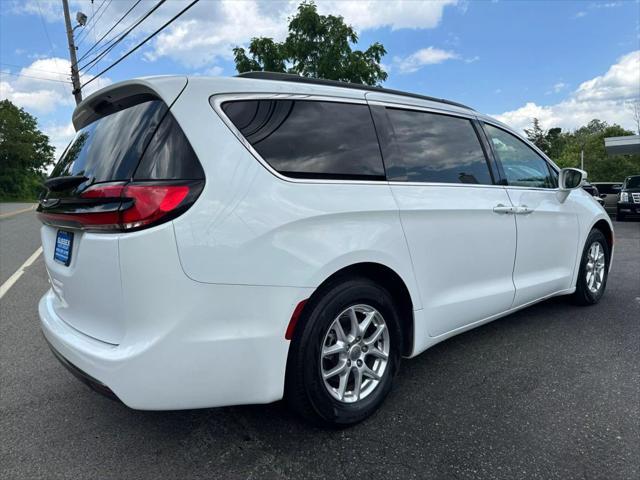 Photo of 2022 White Chrysler Pacifica