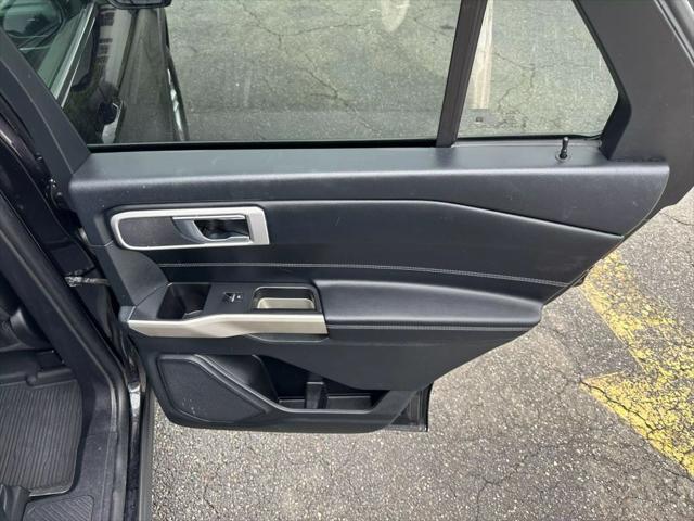 Photo of 2022 Black Ford Explorer