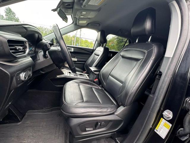 Photo of 2022 Black Ford Explorer