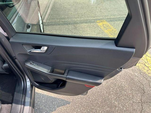 Photo of 2021 Gray Ford Escape