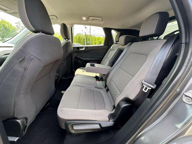 Photo of 2021 Gray Ford Escape