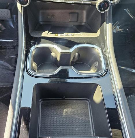 Photo of 2025 Mosaic Black Metallic Chevrolet Traverse