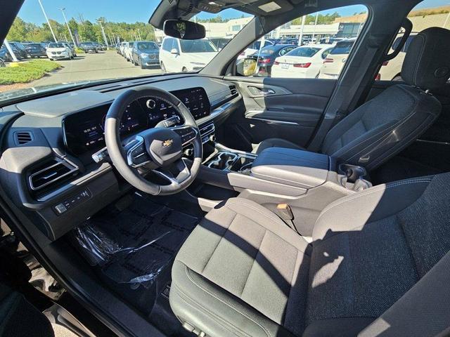 Photo of 2025 Mosaic Black Metallic Chevrolet Traverse