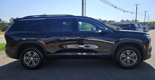 Photo of 2025 Mosaic Black Metallic Chevrolet Traverse