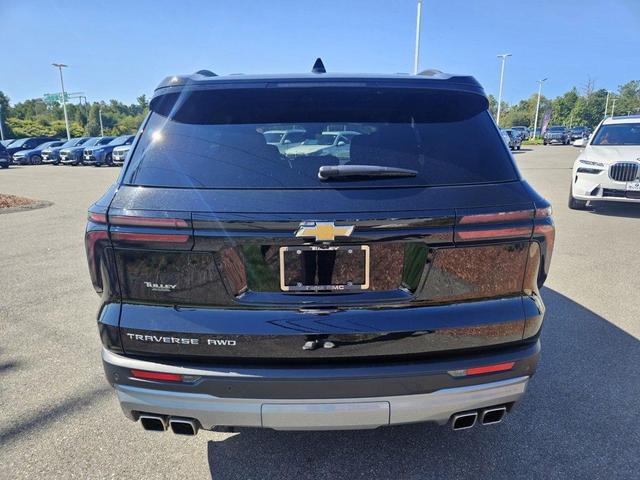 Photo of 2025 Mosaic Black Metallic Chevrolet Traverse