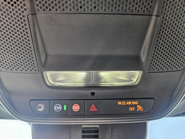 Photo of 2025 Mosaic Black Metallic Chevrolet Traverse