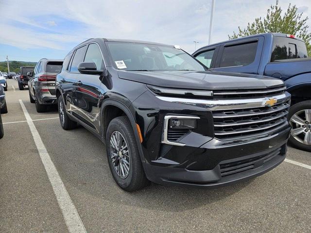 Photo of 2025 Mosaic Black Metallic Chevrolet Traverse