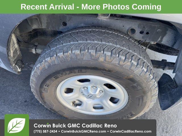 Photo of 2022 Gun Metallic Nissan Frontier