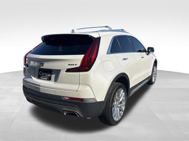 Photo of 2022 Crystal White Tricoat Cadillac XT4