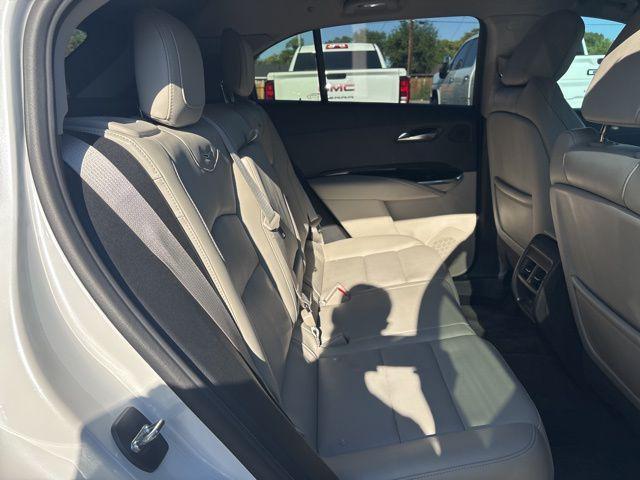 Photo of 2022 Crystal White Tricoat Cadillac XT4
