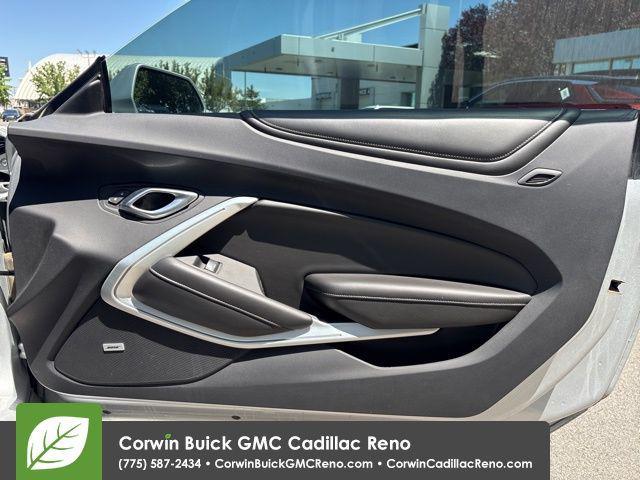 Photo of 2018 Silver Ice Metallic Chevrolet Camaro