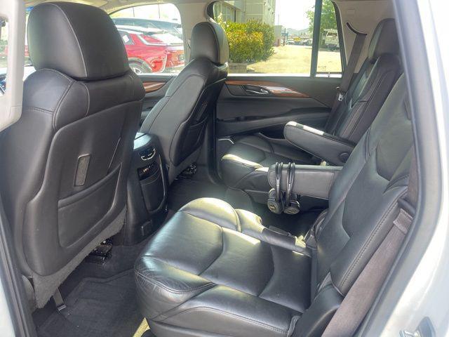 Photo of 2016 Crystal White Tricoat Cadillac Escalade