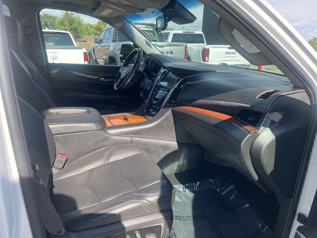 Photo of 2016 Crystal White Tricoat Cadillac Escalade