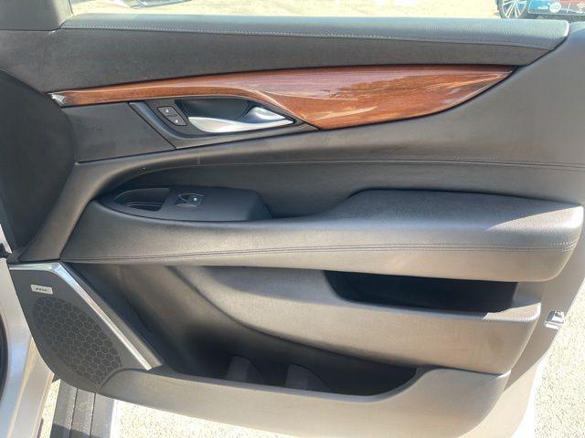 Photo of 2016 Crystal White Tricoat Cadillac Escalade