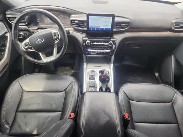 Photo of 2021 Iconic Silver Metallic Ford Explorer