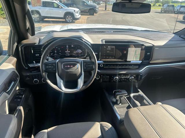 Photo of 2023 White Frost Tricoat GMC Sierra 1500