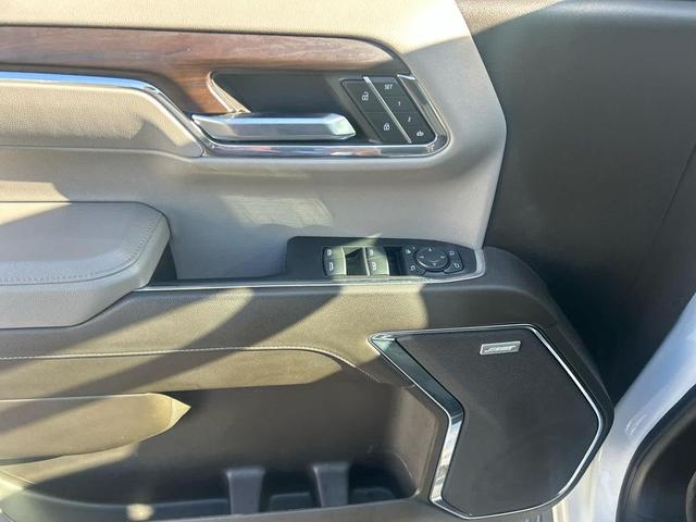 Photo of 2023 White Frost Tricoat GMC Sierra 1500