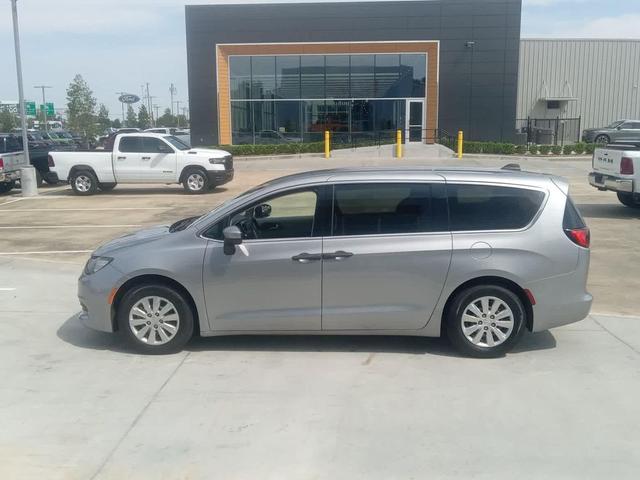 Photo of 2020 Billet Silver Metallic Clearcoat Chrysler Voyager