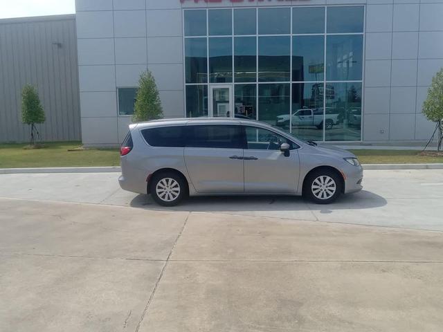 Photo of 2020 Billet Silver Metallic Clearcoat Chrysler Voyager