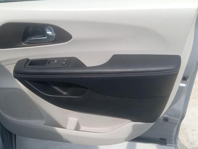 Photo of 2020 Billet Silver Metallic Clearcoat Chrysler Voyager