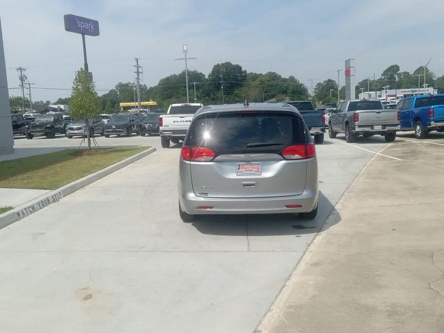 Photo of 2020 Billet Silver Metallic Clearcoat Chrysler Voyager