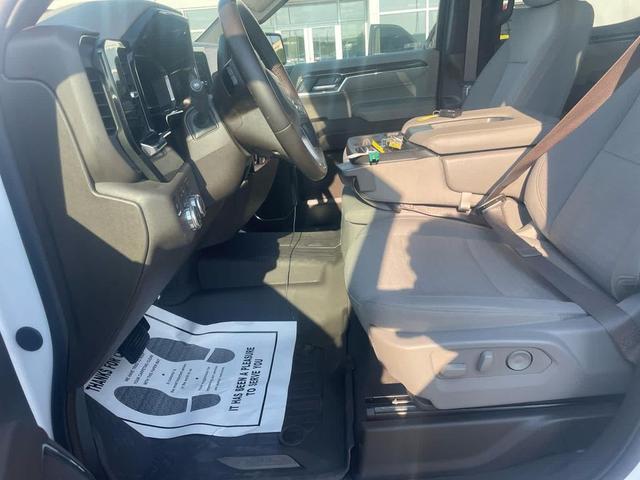 Photo of 2024 Summit White GMC Sierra 1500