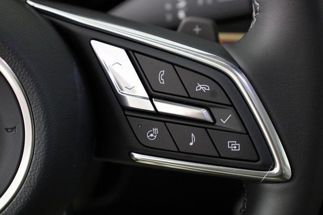 Photo of 2025 White Frost Tricoat Buick Envision
