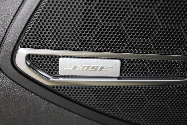 Photo of 2025 White Frost Tricoat Buick Envision