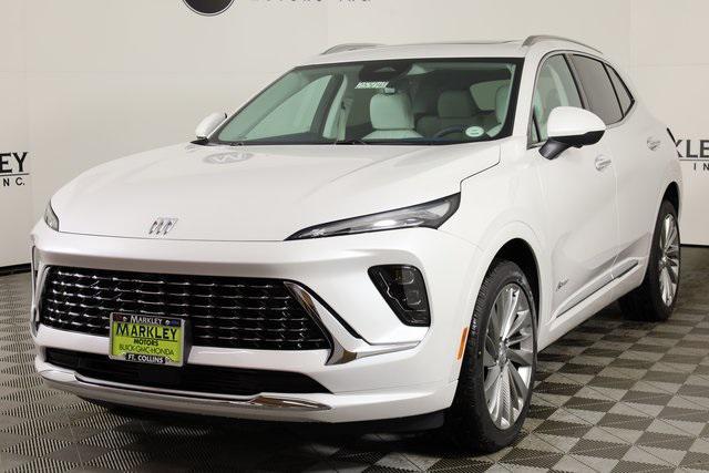 Photo of 2025 White Frost Tricoat Buick Envision