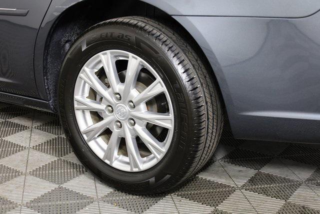 Photo of 2009 Cyber Gray Metallic Buick Lucerne